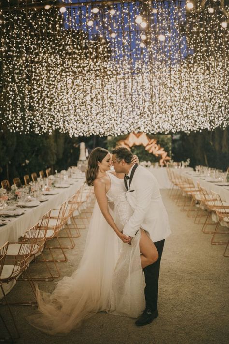 Twinkle Lights Wedding Indoor, Ceiling Decor For Wedding, Fairy Lights Wedding Reception, Fairy Light Canopy, Wedding Chandeliers, Reception Theme, Chandelier Table, Starry Wedding, Open Air Wedding