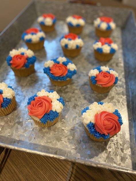 Independence Day Cupcakes, Memorial Day Cupcakes Ideas, 4th Of July Cupcakes Ideas, Labor Day Cupcakes, Fourth Of July Cupcake Ideas, Patriotic Cupcakes Ideas, Memorial Cupcakes, Memorial Day Cupcakes, 4th Of July Cupcake Ideas