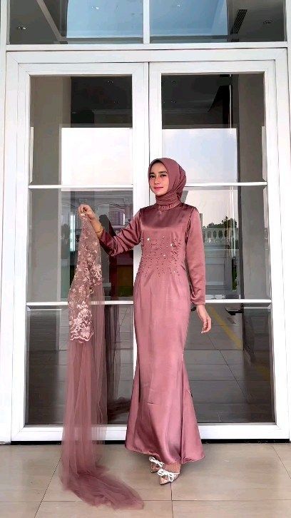 Tile Dress Bridesmaid, Tile Dress Hijab, Dress Tile Modern, Dress Tile Brokat, Cape Brokat, Payet Pinggang, Model Dress Brokat Modern, Dress Kondangan Hijab, Model Dress Brokat