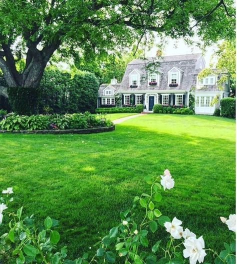 Dove on Instagram: “#dreamgarden #garden #gardener #gardening #french #frenchcountry #frenchcountrystyle #frenchcountrygarden #frenchcountryliving…” Gambrel Roof, 밈 유머, Casas Coloniales, Dutch Colonial, Exterior Paint Colors, Dream House Exterior, House Goals, Dream House Plans, Pretty House