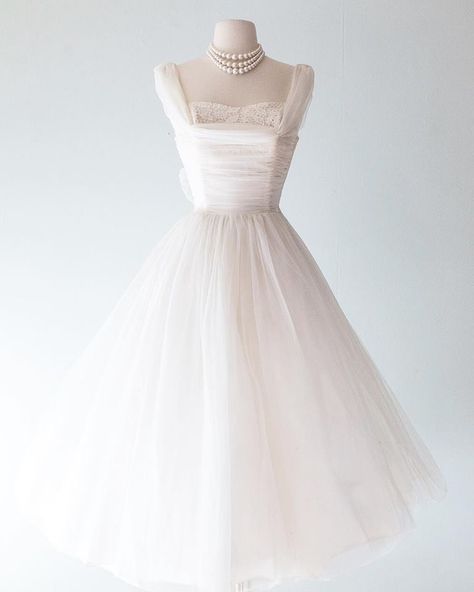 Vintage Prom Dresses 50s, Vintage Prom Dresses 60s, 50’s Prom Dress, 1960s Inspired Wedding Dress, White 1950s Dress, 1950 Prom Dress, 60s Wedding Theme, 1950s Evening Gown, 1960s Prom Dress