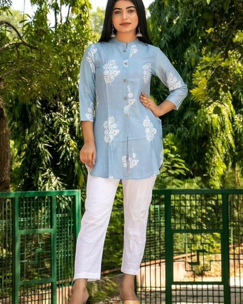 Lining Kurti, Jins Top, Block Print Top, Cotton Kurties, Salwar Suit Neck Designs, Short Kurti Designs, Kurti With Jeans, Suit Neck Designs, Western Dresses For Girl