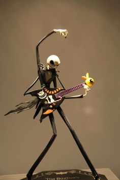 Garage Kit; jack skellington; electric guitar. Boris Fanart, Nightmare Before Christmas Drawings, Nightmare Before Christmas Tattoo, Jack The Pumpkin King, Nightmare Before Christmas Wallpaper, Jack Skeleton, Tim Burton Art, Tim Burton Films, Tim Burton Movie