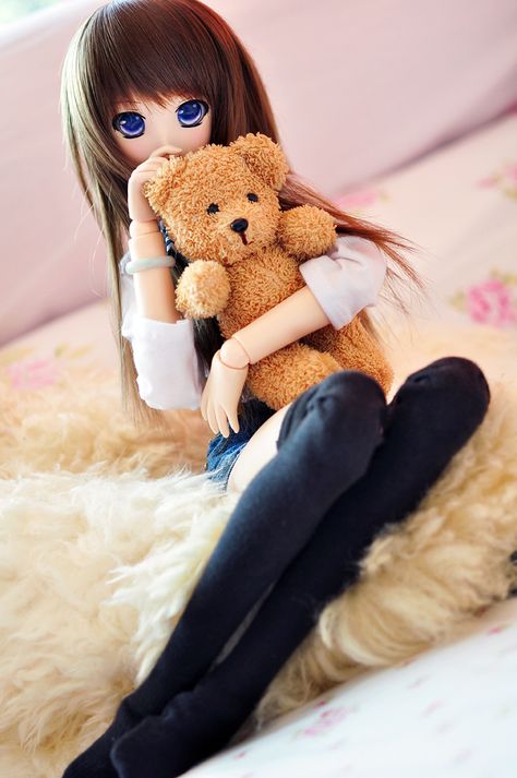 Please hold me close and say 3 words like you used to do.. >< Bjd Dolls Girls, Kawaii Doll, Asian Doll, Cute Cartoon Girl, Dream Doll, Smart Doll, Japanese Dolls, Anime Dolls, Beautiful Barbie Dolls