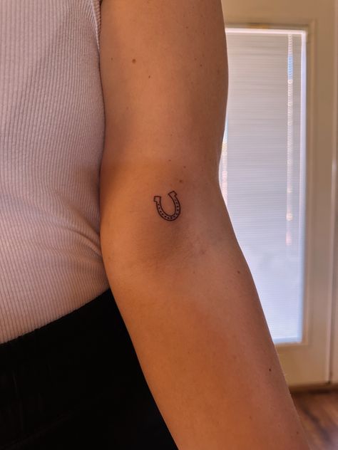 Horseshoe Tattoo Behind Ear, Horshoe Tatoos Small, Paige Lorenze Tattoo, Horshoe Tatoos, Tiny Horseshoe Tattoo, Dainty Horseshoe Tattoo, Small Horseshoe Tattoo, Minimalist Horse Tattoo, Tiny Western Tattoos