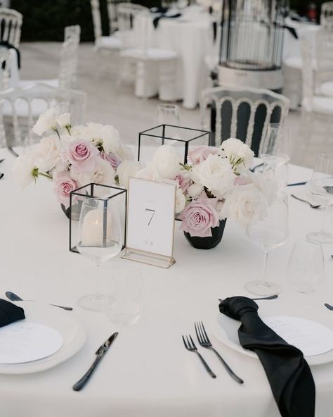 Floral Dreams by Vero Romo (@floral.dreams.by.vero.romo) • Instagram photos and videos Black And White Wedding With Pink Accent, Pink Black White Wedding, Pink Wedding Flowers Centerpiece, Nobu Los Cabos, Pale Pink Weddings, White Weddings Reception, Black And White Wedding Theme, Light Pink Wedding, 2025 Wedding