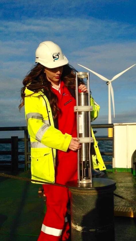 Offshore Surveyor Hayley Adlam - Women Offshore Petroleum Engineering Women, Women Engineer Aesthetic, My 2024, Engineer Aesthetic, Engineer Woman, Women Engineer, Salisbury Uk, Women In Engineering, Oil Rig Jobs