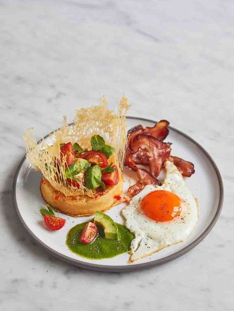 Avocado & bacon eggy crumpets | Jamie Oliver recipes Easy Yorkshire Pudding Recipe, Crumpet Recipe, Quick Salsa, Jamie Oliver Recipes, Crumpets, Avocado Recipes, Jamie Oliver, Egg Recipes, Meals For One