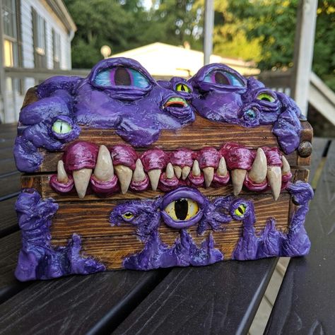 Mimic Dice Chest, Diy Mimic Chest, Mimic Ideas, Diy Resin Dice, Mimic Chest, Dnd Diy, Diy Dice, Dnd Crafts, Monster Box