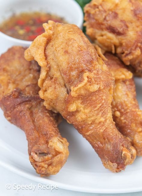 Filipino Chicken Wings, Filipino Fried Chicken Recipe, Chicken Recipe Filipino, Filipino Fried Chicken, Fried Chicken Marinade, Philipino Food, Chicken Recipes Filipino, Ulam Ideas, Garlic Fried Chicken