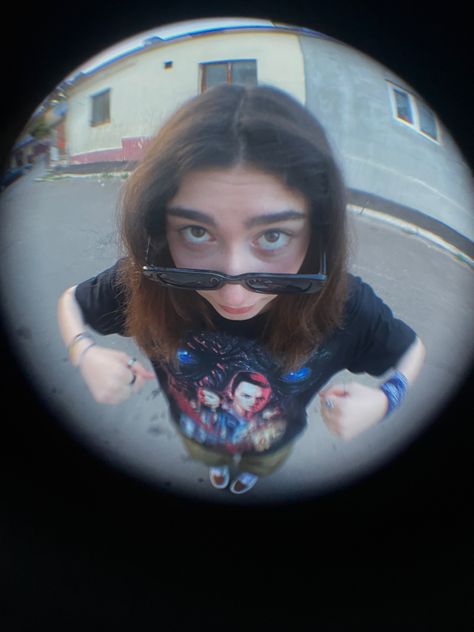 Fish Eye Reference, Fisheye Reference, Fish Eye Aesthetic, Fish Eye Drawing, Fish Eye Poses, Fish Eye Pfp, Photo Shoot Aesthetic, Fisheye Photos, Eye Portrait