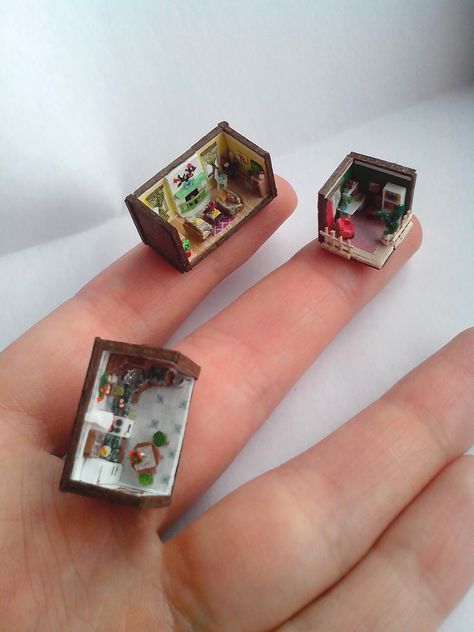 Hi there! I have finished the last piece for my 288 scale order. I was asked to do a room that would give you the impression of Spring. Som... Micro Miniatures, Mini Crafts, Matchbox Crafts, Micro Scale, Mini Stuff, Diy Doll Miniatures, Mini Doll House, Mini Craft, Miniature Rooms