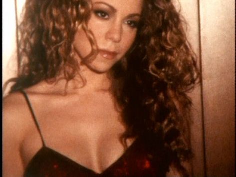 Mariah Carey Singing, Queen Mimi, Mariah Carey Outfits, Mariah Carey Music, Mariah Carey Butterfly, Mariah Carey Songs, Mariah Carey 1990, Maria Carey, Mariah Carey 90s