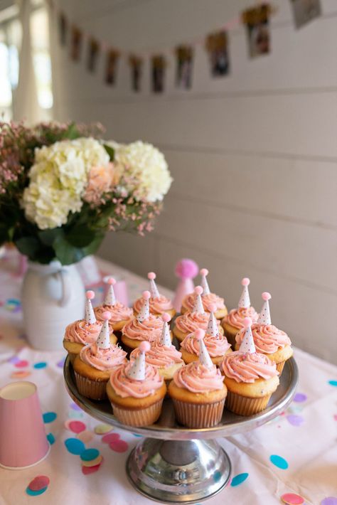 Vintage 1st Birthday Cake, Classic Birthday Theme, Classic Kids Birthday Party, First Birthday Foods, Old Fashioned Birthday Party, Summer 1st Birthday Party Ideas, Classic First Birthday, Simple 1st Birthday, Toddler Birthday Party Ideas