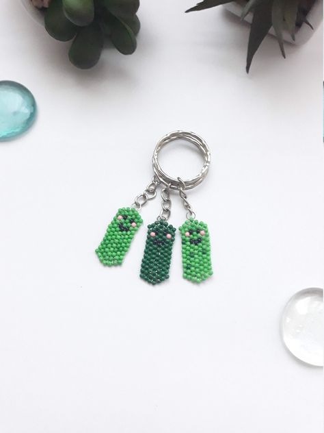 Friend Pickles, Canned Cucumbers, Pickle Keychain, Keychain For Best Friend, Types Of Pickles, Beaded Figures, Keychain For Him, Food Keychain, Bff Gift