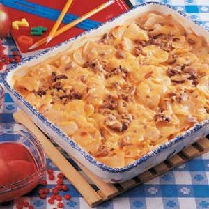 Beef Bake, Best Shepherds Pie Recipe, Cheesy Potato Bake, Kitchen Staples, Cheesy Potato, Yummy Meals, Potatoe Casserole Recipes, Potato Gratin, Quick Dinners