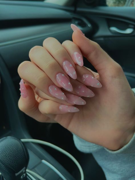 Pink Rhinestones On Nails, Sheer Pink Nails With Rhinestones, Pink Nail Ideas With Rhinestones, Almond Nails With Pearl Gems, Pink With Pearl Nails, Pink Ombre Nails With Gems, Light Pink Nails With Jewels, Pink Nails W Pearls, Pink With Diamonds Nails