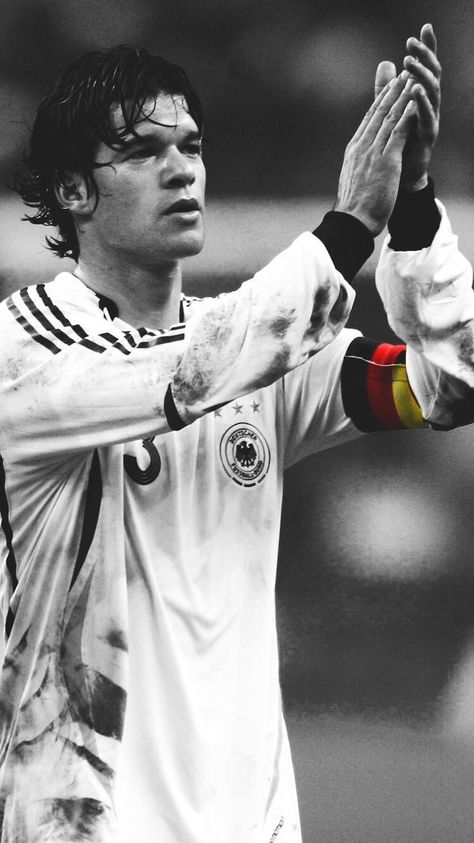 Michael Ballack, Chelsea Wallpapers, German National Team, Dfb Team, Germany Football, Fc Bayern Munich, Football Photos, Chelsea Football, World Football