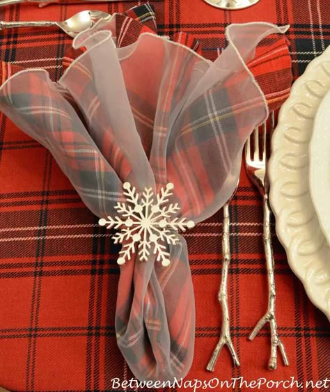 Flatware For All Seasons Store Ornaments, Winter Table Setting, Halloween Table Settings, Country Boil, Creative Napkins, Chirstmas Decor, Flatware Storage, Christmas Place, Ring Holders