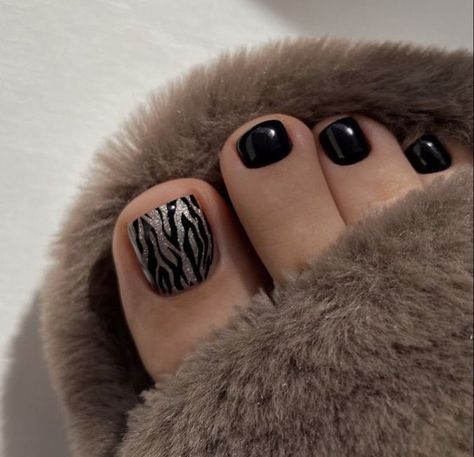 Dark Pedicure, Toes Nails Designs, Toes Nails Colors, Toe Nail Designs For Summer, Toe Nails Designs, Toe Nail Design, Toe Nail Colors, Nail Designs For Summer, Easy Toe Nail Designs