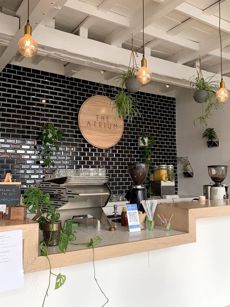 Boho Coffee Shop, Start A Restaurant, Mini Cafeteria, Coffee Social, Boba Shop, Modern Coffee Shop, Bakery Design Interior, Small Coffee Shop, Small Cafe Design