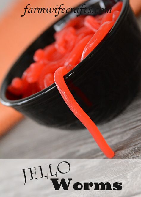 Jello Worms - The Farmwife Crafts Straw Worms, Jello Worms, Jello Gelatin, Hosting A Party, Unflavored Gelatin, Holiday Foods, Ready For Halloween, Glass Mason Jars, Halloween Crafts For Kids