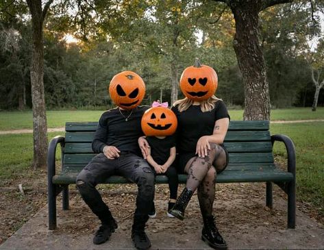 Jack O Lantern Family Photos, Halloween Family Photoshoot Pumpkin Head, Pumpkin Head Maternity Shoot, Diy Pumpkin Head Photoshoot, Pumpkin Head Family Photos, Halloween Family Photoshoot Ideas, Kids Pumpkin Head Photoshoot, Pumpkin Head Pics, Family Halloween Photoshoot Ideas