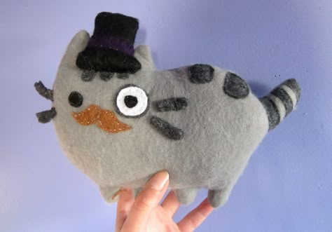 Pusheen Plushie  •  Free tutorial with pictures on how to make a cat plushie in under 90 minutes Sewing Cat, Plushies Diy, Cat Plushie, Fuzzy Felt, 7th Grade Art, Pusheen Cute, Cute Sewing Projects, Plushie Patterns, Art N Craft