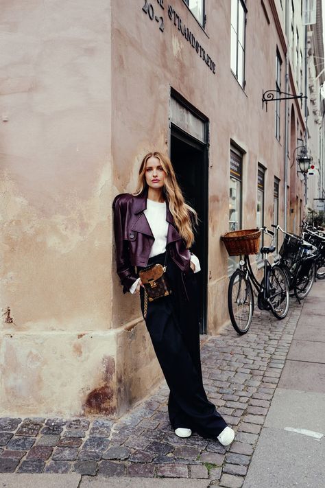 Victoria Magrath Finding Confidence, Victoria Magrath, Find Your Personal Style, Minimal Color Palette, Chic Over 50, Led Fashion, Shirt Tucked In, Armani Beauty, Copenhagen Style