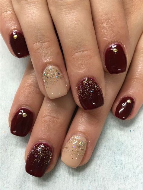 burgundy nails with rhinestones and beige nails with glitter for a bright festive manicure Manicure Shellac, Burgundy Nail Designs, Sculpted Gel Nails, Ombre Acrylic Nails, Ombre Nail Designs, Burgundy Nails, Nails Polish, Colorful Nail Designs, Gel Nail Designs