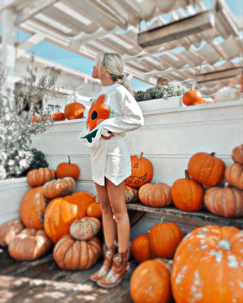 Preppy Fall Outfits Aesthetic, Preppy Fall Girl, Fall Preppy Aesthetic, Neutral Outfits Aesthetic, Preppy Fall Aesthetic, Crochet Blazer, Fall Pfp, Preppy Autumn, Halloween Pfps