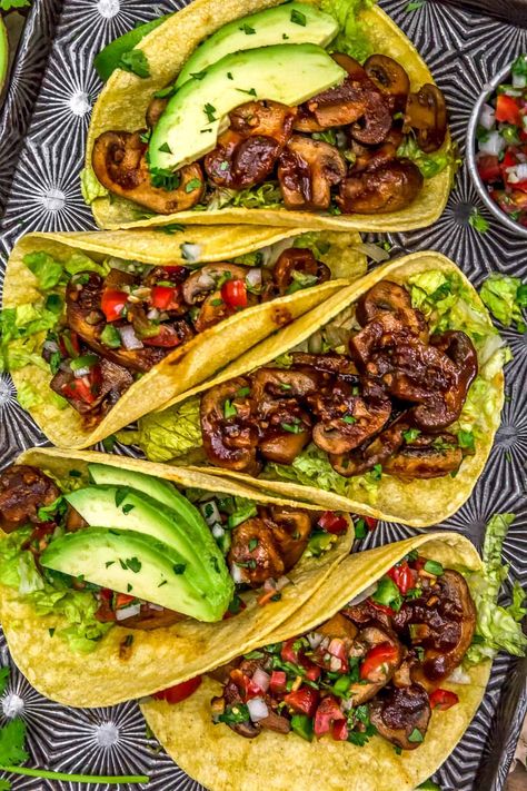 Mushroom Tacos Vegetarian, Vegan Mushroom Tacos Recipes, Mushroom Tacos Vegan, Mushroom Tacos Recipes, Mexican Mushrooms, Vegan Mushroom Recipes, Mushroom Wrap, Healthy Mushroom Recipes, Tacos Vegetarian