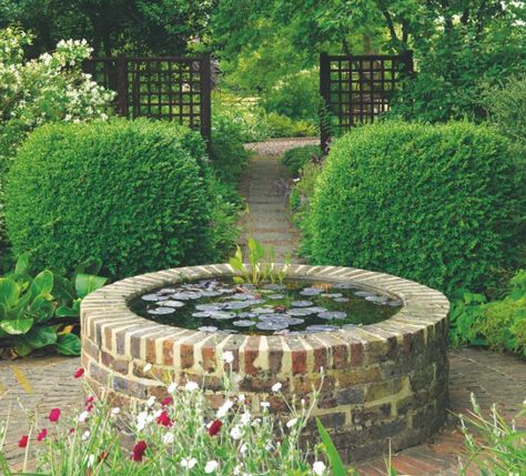 Garden water feature ideas Brick Fountain, Raised Pond, Garden Pond Design, Garden Water Feature, Fountains Backyard, Backyard Water Feature, Carpe Koi, Formal Garden, Water Features In The Garden