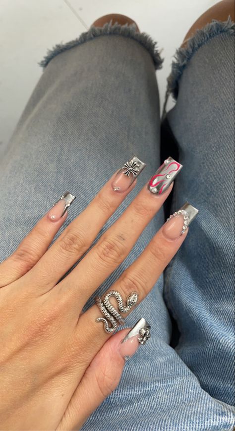 Short Chrome Acrylic Nails, Nails With Chrome Cross, Short Chrome Nails Designs, Chrom Heart Cross Nails, Silver Chrome Nails With Cross, Chrome Heart Nails, Chrome Hearts Nails, Chrome Hearts Nail Ring, Acrylic Nails Chrome