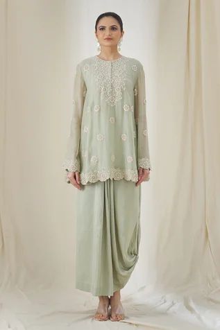 Shop for Anamika Khanna Green Floral Embroidered Tunic Skirt Set for Women Online at Aza Fashions Western Ideas, Short Tunic, Kurta Style, Anamika Khanna, Draped Skirt, Lakme Fashion Week, Indian Clothes, Boho Kimono, Embroidered Tunic