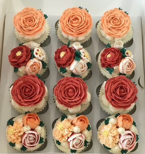 Wedding Cupcakes Fall Colors, Orange Floral Cupcakes, Terracotta Wedding Cupcakes, Fall Bridal Shower Cupcakes, Burnt Orange Bridal Shower Ideas, Terracotta Cupcakes, Fall Floral Cupcakes, Pink Wedding Cupcakes, Fall Wedding Cupcakes