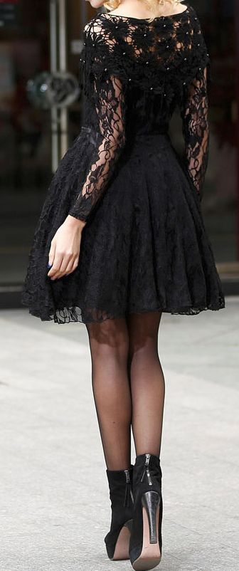 ☑  Sam Page ☺ Michael Costello, Looks Black, Long Sleeve Short Dress, Black Lace Dress, Gorgeous Gowns, Dressy Casual, Fancy Dresses, Look Fashion, Pretty Dresses