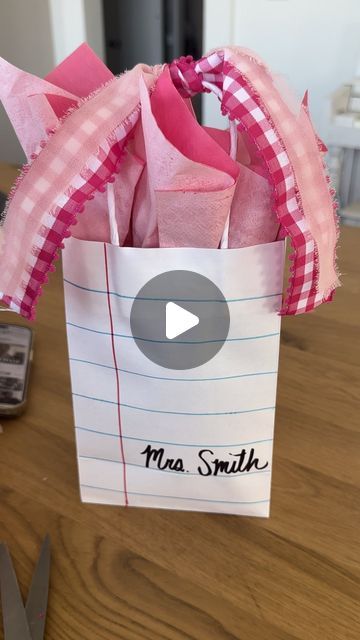 Elise Hunter | DIY & HOME on Instagram: "The easiest and cutest back to school gift for your teachers! Thank you teachers for all you do!! It’s the most important and sometimes least appreciated work! ❤️ #teachergifts" Kindergarten Teacher Birthday Gifts, Gifts For Student Teacher, Handmade Teacher Gifts, Student Teacher Gifts, Teacher Birthday Gifts, Teacher Birthday, Parent Teacher Conferences, Back To School Gift, Student Teacher