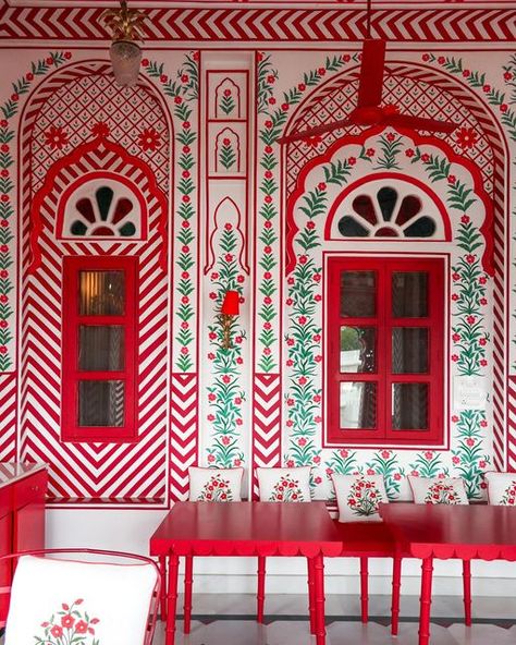 raahi living | sustainable slow fashion & homewares on Instagram: "wishing the raahi family and our cherished followers a festive season filled with love, happiness, peace and the warmth of jaipur’s red painted walls and frescoes! ♥️🌲 have a very merry christmas 🔔♥️🍄💫⛄️🕯️ #raahiliving #livecolorfully #acolorstory #anthropologie #worldwanderer #forthecurious #seekthesimplicity #luxuryhotels #incredibleindia #colorcrush #passionpassport #travelindia #indianphotography #rajasthandiaries" Red Painted Walls, Red Corridor, Red Wall Paint, Red Architecture, Painted House, Balcony Decoration, A Very Merry Christmas, Painted Walls, Indian Photography