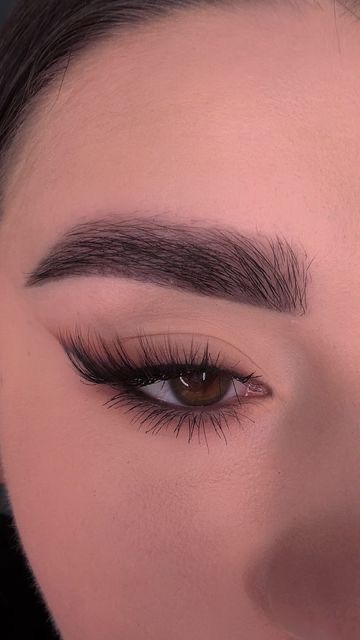 Cat Eye Eyeliner Tutorial, Smokey Cat Eye Makeup, Cat Eyeliner Makeup, Tutorial Eyeliner, Eye Makeup Images, Red Eye Makeup, Prom Eye Makeup, Eye Makeup Techniques, Cat Eye Makeup