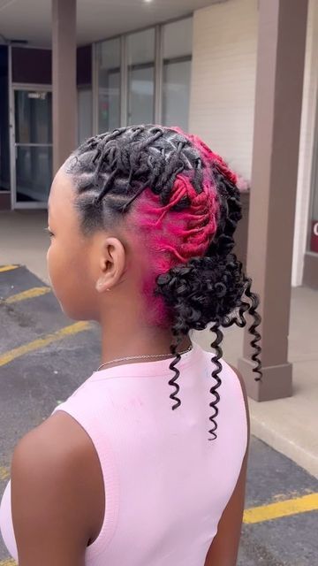 Chicago Loctician on Instagram: "Book Your Color Service With Me !! 😍😍 #chicagoloctician #chicagolocstylist #chicagolocextensions" Dreadlock Curly Hairstyles, Dread Loc Hair Styles, Loc Styles Dreads, Loc Styles With Weave, Hairstyles Over Locs, Loc Dye, Short Loc Hairstyles, Dyed Locs Ideas, Locs With Color