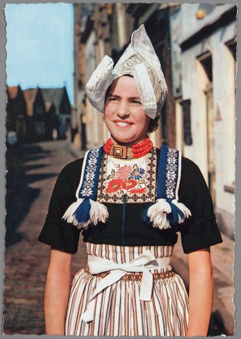 Atelier Nostalgia | Nostalgic musings, on historical clothing, traditional costume, fantasy, photography and history. | Page 12 Dutch Traditional Dress, Netherlands Traditional Clothes, Dutch Folk Costume, Dutch Costumes Traditional, Netherlands Costume, Traditional Dutch Clothing, Dutch Traditions, Volendam Netherlands, Traditional Clothing Around The World