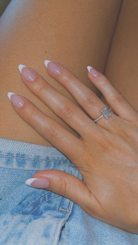 Minalistic Nails, Traditional French Nails, Homecoming Nails White French Tip, Nails Acrylic Frenchies, White Nails Aesthetic Design, Eid Nail Ideas, Class French Nails, French Almost Nails, French Acrilyc Nails