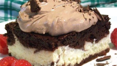 Quick and easy to make, this recipe for Italian love cake has a chocolate cake layer, a ricotta cheese layer, and chocolate pudding topping. Italian Love Cake, Love Cake Recipe, Italian Love, Food Reference, Italian Cream Cakes, Strawberry Cake Mix, Italian Cake, Oatmeal Cups, Pound Cakes