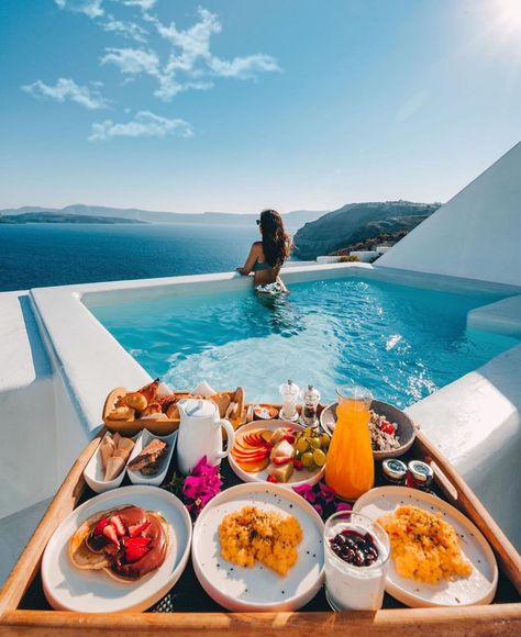 Luxury Travel and Hotels on Instagram: “Breakfast in Greece. Who are you bringing along for this experience of a lifetime. Pic @juliagal_ @momentsofgregory” Katikies Hotel Santorini, Santorini Honeymoon, Grecia Santorini, Running In The Dark, Santorini Island, Santorini Greece, Vision Board 2023, In The Pool, Greece Travel