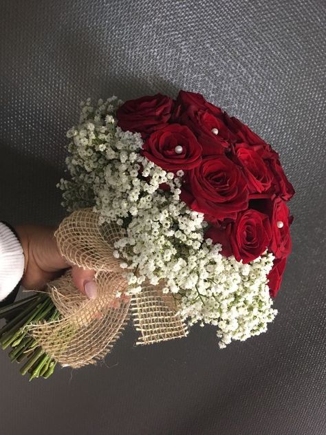 Wedding Bouquets Bride Red, Flower Bokay, Red Rose Bridal Bouquet, Red Rose Bouquet Wedding, Red Flower Bouquet, Red Quince, Red Wedding Decorations, Luxury Flower Bouquets, Red Bouquet Wedding