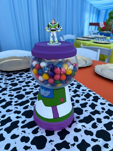 Two Infinity And Beyond Birthday Centerpieces, Buzz Centerpiece, Toy Story Centerpieces, Buzz Lightyear Birthday Party, Buzz Lightyear Party, Diy Gumball Machine, Buzz Lightyear Birthday, Toy Story Party Decorations, Toy Story Baby