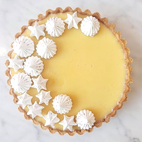 Yuzu Lemon Tart with Black Sesame Meringue Recipe by London baker Lily Vanilli Yuzu Tart, Vegan Bread Recipe, Meringue Recipe, Beach Cakes, Lemon Cupcakes, Pastry Tart, Have A Lovely Weekend, Lemon Tart, Pie Tart