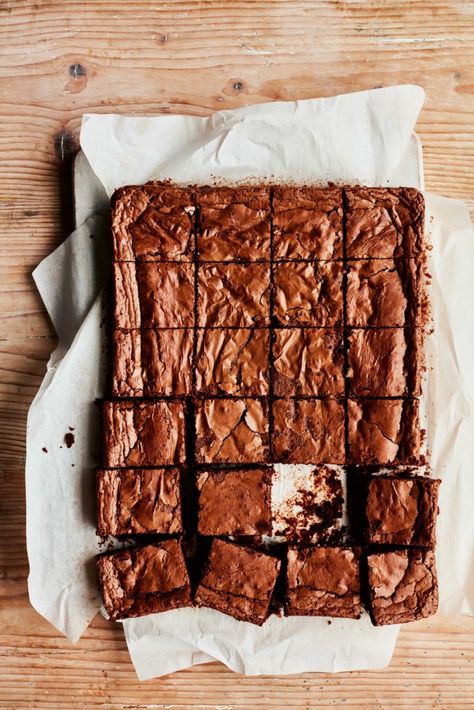 Chocolate Brownie Recipes, Mary Berry Baking, Bridgerton Tea Party, Mary Berry Cooks, Ultimate Chocolate Brownies, Ultimate Brownies, Mary Berry Recipe, Merry Berry, Cooking Chocolate