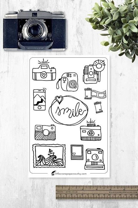 Save time and money with these darn cute printable, instant download bullet journal or planner stickers. This sticker set features camera and photography! Customize your layouts with your own special touch. Included in the download are the following file types for use with Camera Bullet Journal, Polaroid Camera Doodle, Doodles Photography, Doodles Planner, Photography Doodle, Camera Doodle, Journal Photography, Photography Stickers, Stickers Photography